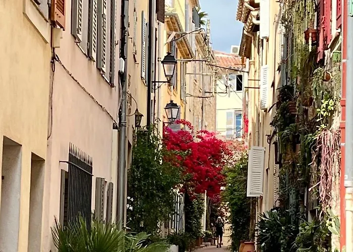 Les Petits Volets 3 Appartements Au Choix