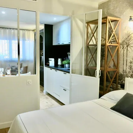 Les Petits Volets 3 Appartements Au Choix Antibes Exterior photo