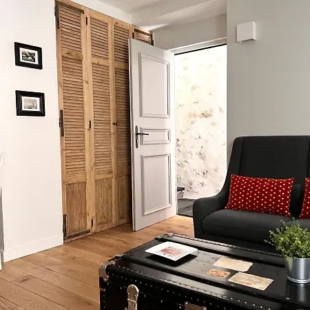 Les Petits Volets 3 Appartements Au Choix Antibes Exterior photo